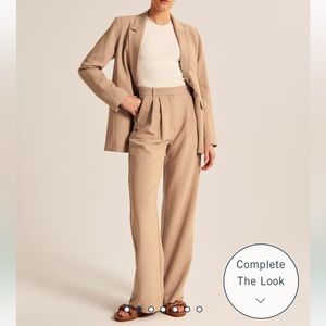 Abercrombie “Sloane” Pleated Trouser in Brown - NWT